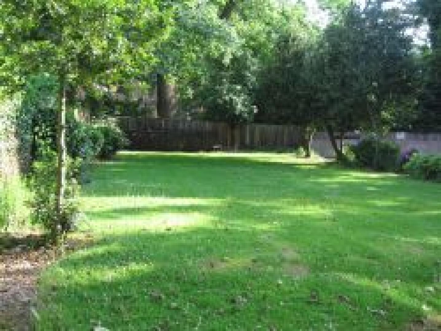 			4 Bedroom, 1 bath, 1 reception Flat			 Willesden Lane, WILLESDEN GREEN