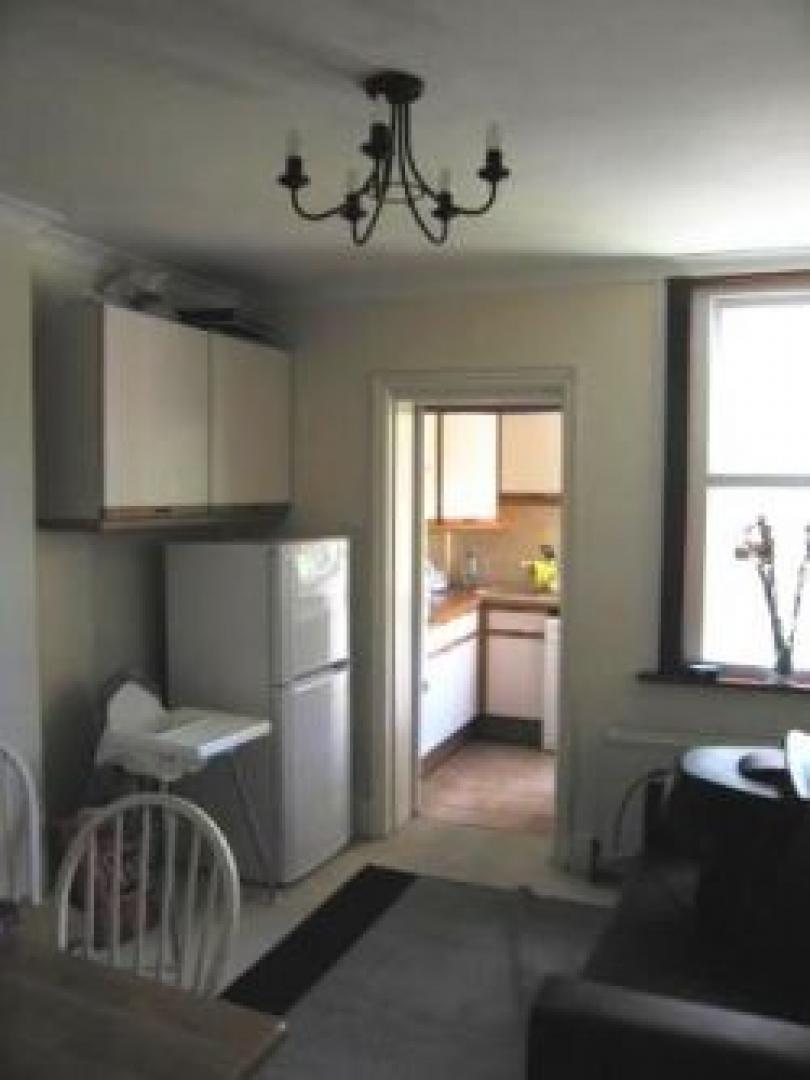 			GARDEN, 2 Bedroom, 1 bath, 1 reception Flat			 Fordwych Road, WEST HAMPSTEAD/CRICKLEWOOD