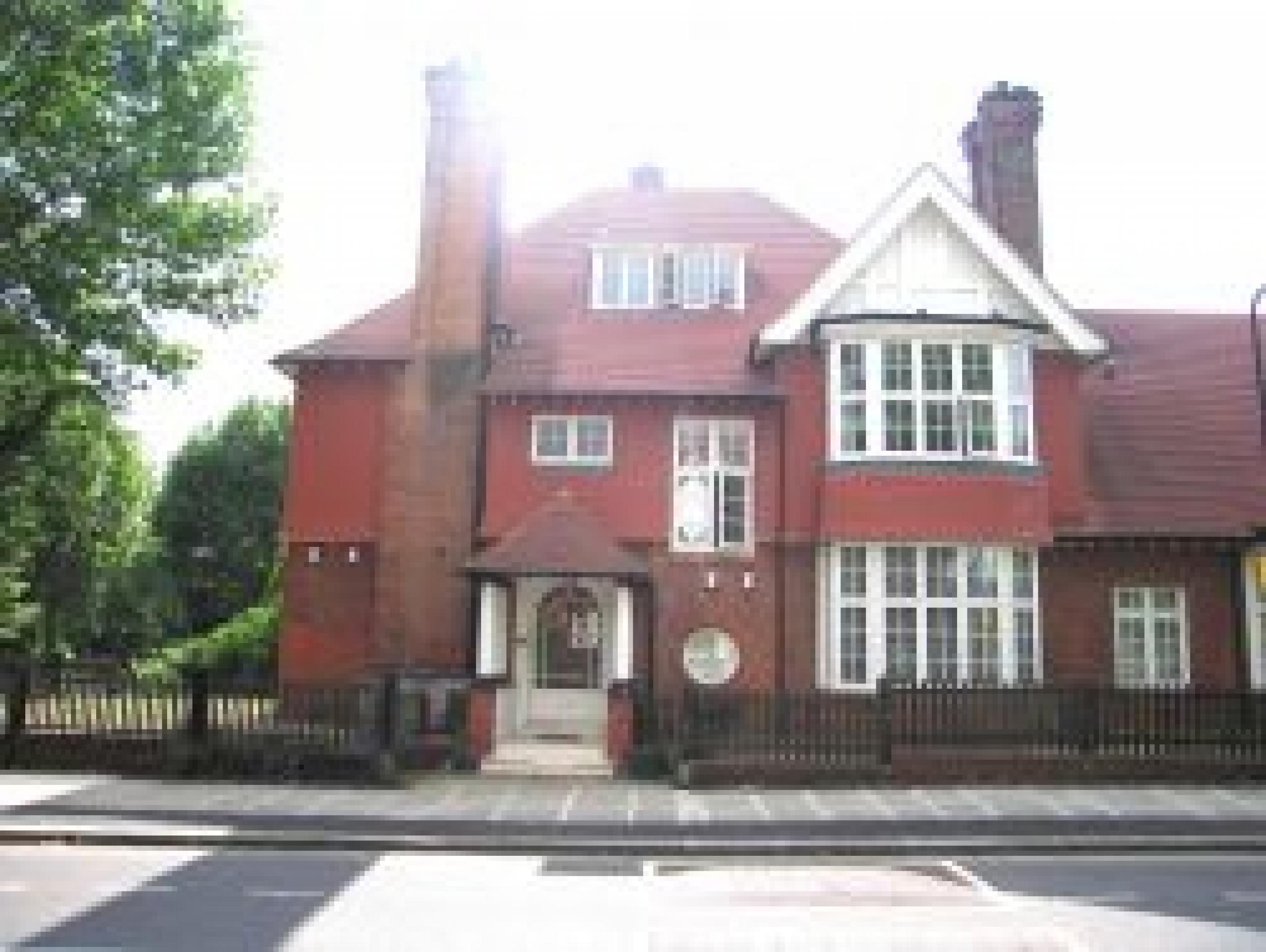 			A must see, 1 Bedroom, 1 bath, 1 reception Flat			 Wadham Gardens, PRIMROSE HILL NW3