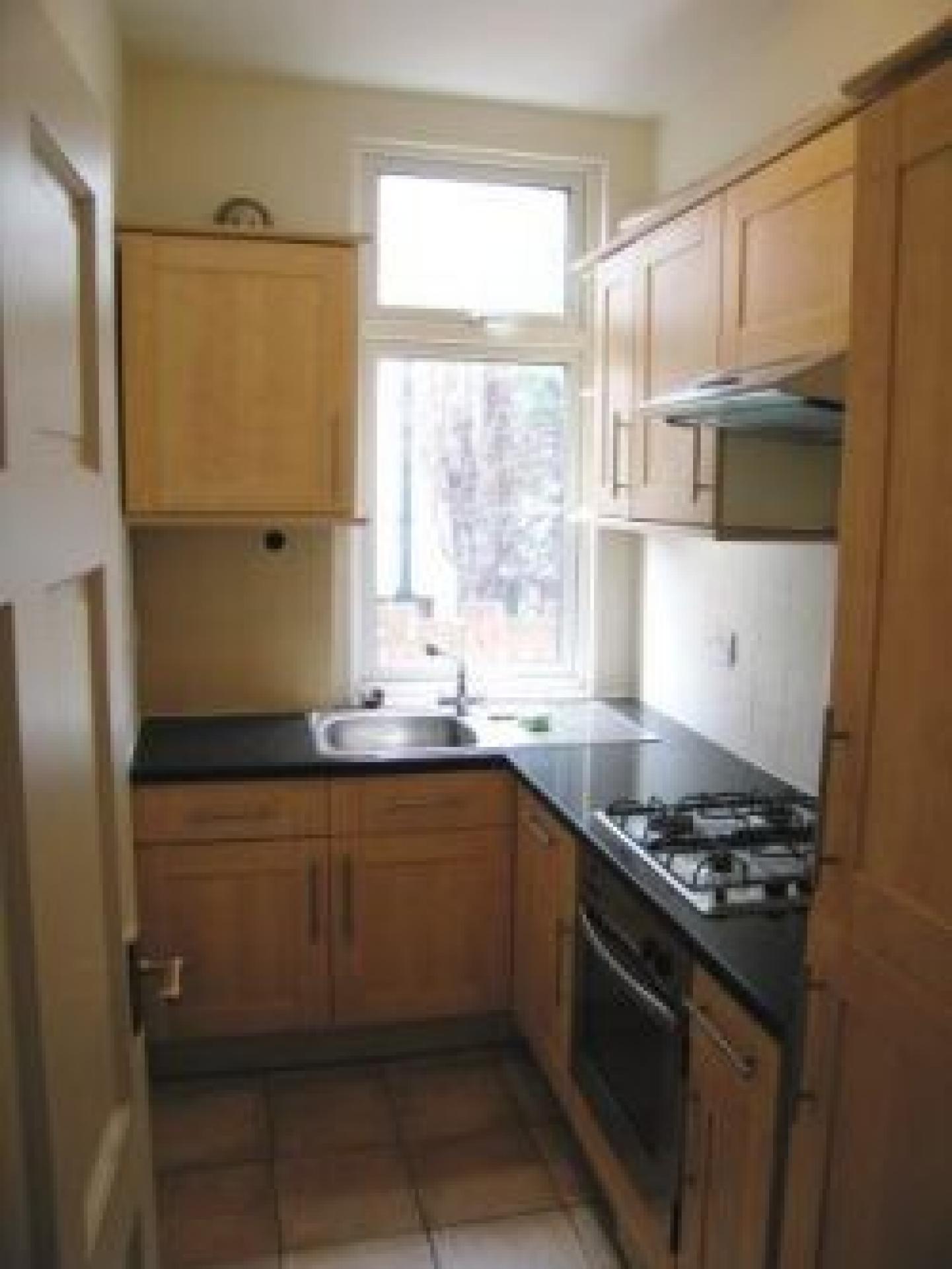 			3 Bedroom, 1 bath, 1 reception Flat			 Gladstone Park Gardens, CRICKLEWOOD NW2