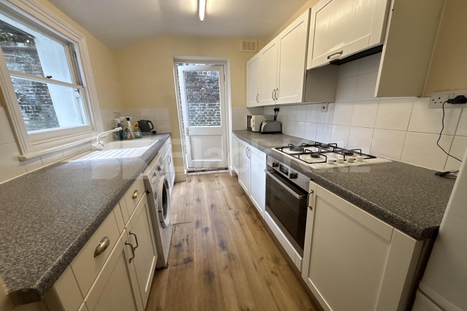 Stylish Georgian town house over three floors, two bathrooms & patio garden   Henshaw Street, Elephant and Castle