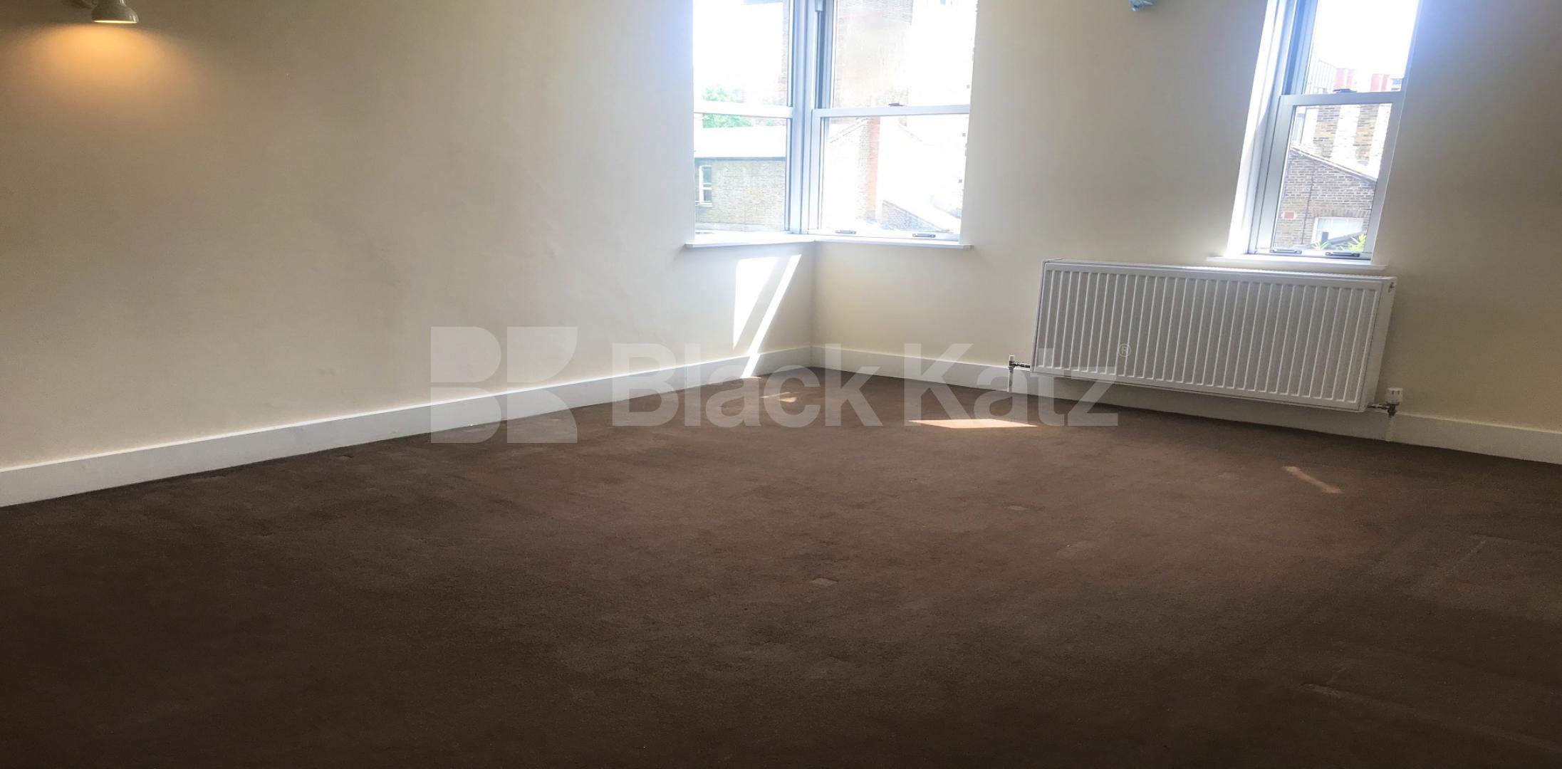 			LET , 4 Bedroom, 1 bath, 1 reception Mews House			 Temple West Mews.West Square , Lambeth North / Kennington  