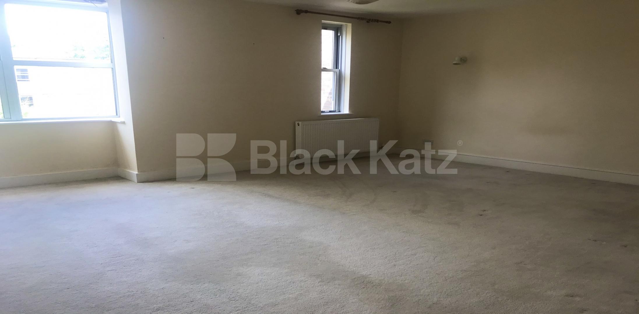 			LET , 4 Bedroom, 1 bath, 1 reception Mews House			 Temple West Mews.West Square , Lambeth North / Kennington  