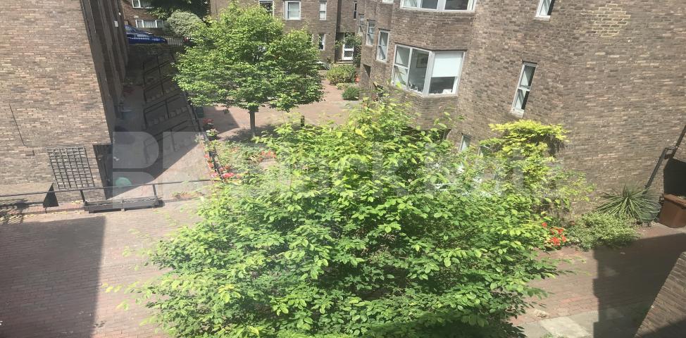 			LET , 4 Bedroom, 1 bath, 1 reception Mews House			 Temple West Mews.West Square , Lambeth North / Kennington  