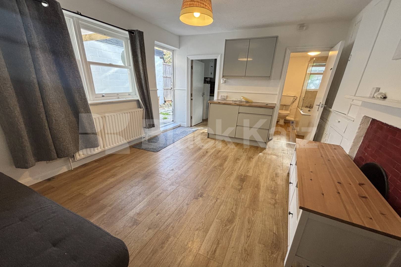 Generous six bedroomed house, two bathrooms & beautiful patio garden Clayton Road , Peckham 