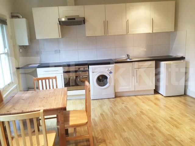 			BRIGHT AND AIRY ONE BEDROOM APARTMENT, 1 Bedroom, 1 bath, 1 reception Flat			 Crouch Hill, FINSBURY PARK-STROUD GREEN