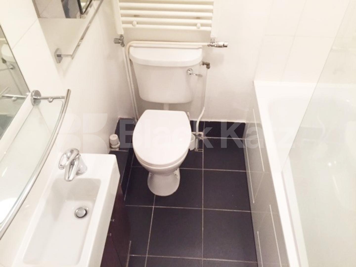 			BRIGHT AND AIRY ONE BEDROOM APARTMENT, 1 Bedroom, 1 bath, 1 reception Flat			 Crouch Hill, FINSBURY PARK-STROUD GREEN