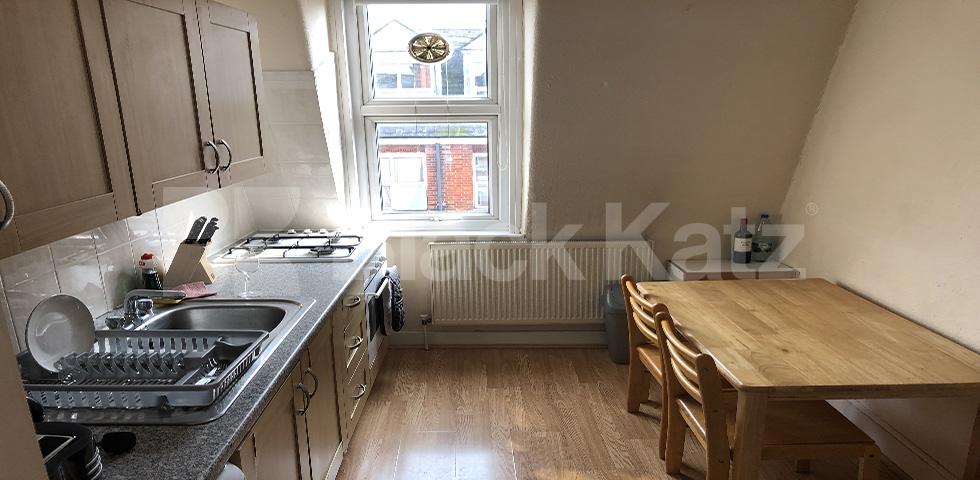 			Spacious 1 bedroom flat, 1 Bedroom, 1 bath, 1 reception Apartment			 Grand Parade, Green Lanes, Harringay