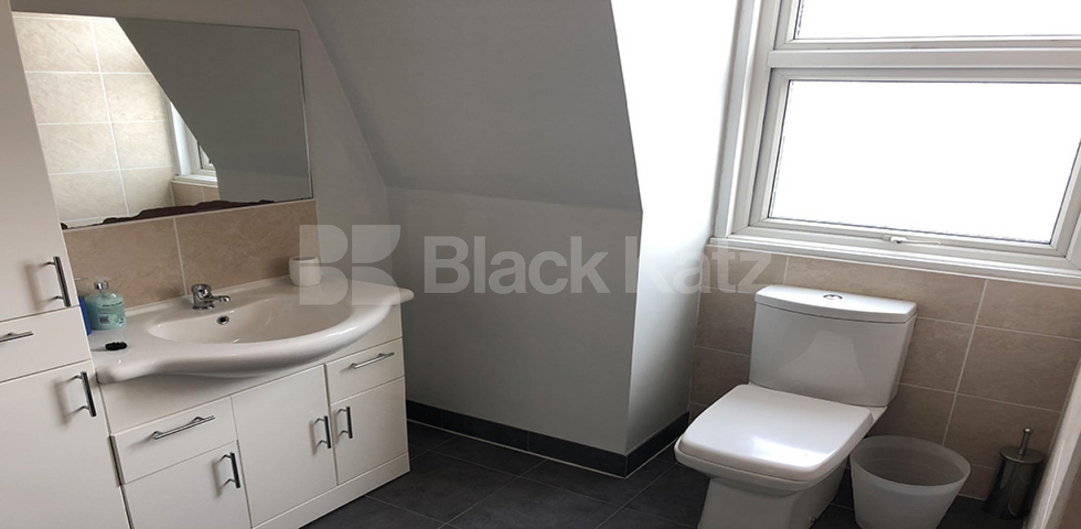 			Spacious 1 bedroom flat, 1 Bedroom, 1 bath, 1 reception Apartment			 Grand Parade, Green Lanes, Harringay