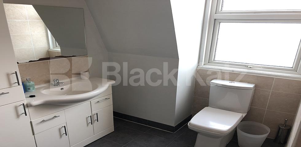 			Spacious 1 bedroom flat, 1 Bedroom, 1 bath, 1 reception Apartment			 Grand Parade, Green Lanes, Harringay