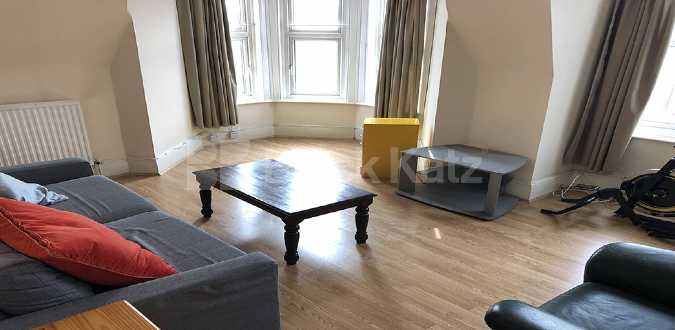 			Spacious 1 bedroom flat, 1 Bedroom, 1 bath, 1 reception Apartment			 Grand Parade, Green Lanes, Harringay