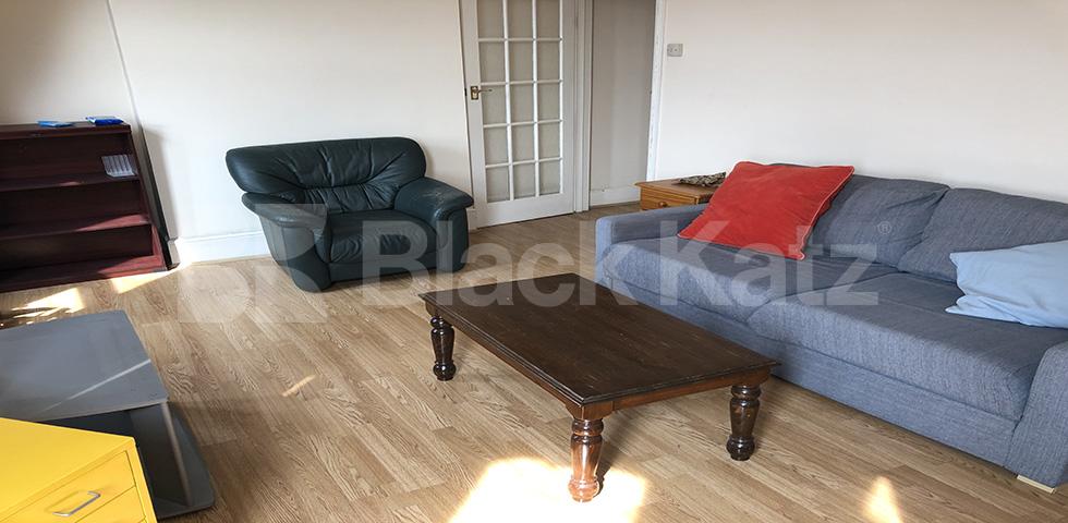 			Spacious 1 bedroom flat, 1 Bedroom, 1 bath, 1 reception Apartment			 Grand Parade, Green Lanes, Harringay