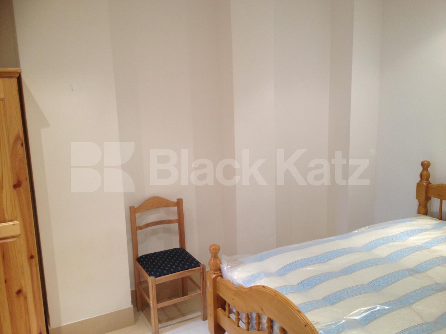 			1 Bedroom, 1 bath, 1 reception Flat			 Woodstock Grove, Shepherds Bush