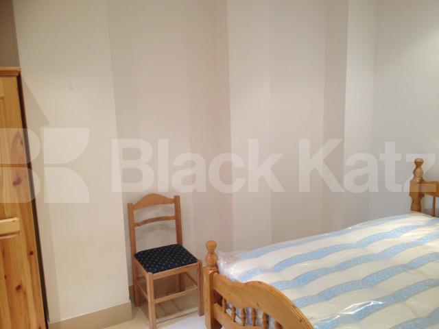 			1 Bedroom, 1 bath, 1 reception Flat			 Woodstock Grove, Shepherds Bush