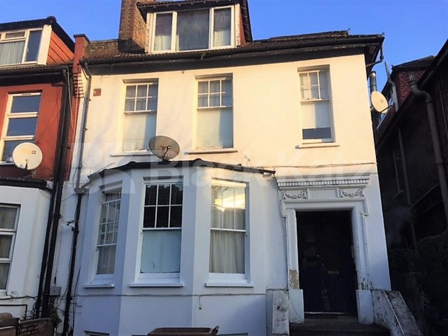 			FANTASTIC STUDIO FLAT WITH BILLS INCLUDED, Studio Apartment, 1 bath, 1 reception Flat			 Northfield Road, STAMFORD HILL-STOKE NEWINGTON