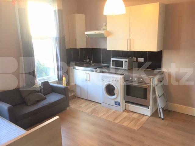			FANTASTIC STUDIO FLAT WITH BILLS INCLUDED, Studio Apartment, 1 bath, 1 reception Flat			 Northfield Road, STAMFORD HILL-STOKE NEWINGTON
