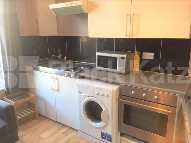 			FANTASTIC STUDIO FLAT WITH BILLS INCLUDED, Studio Apartment, 1 bath, 1 reception Flat			 Northfield Road, STAMFORD HILL-STOKE NEWINGTON