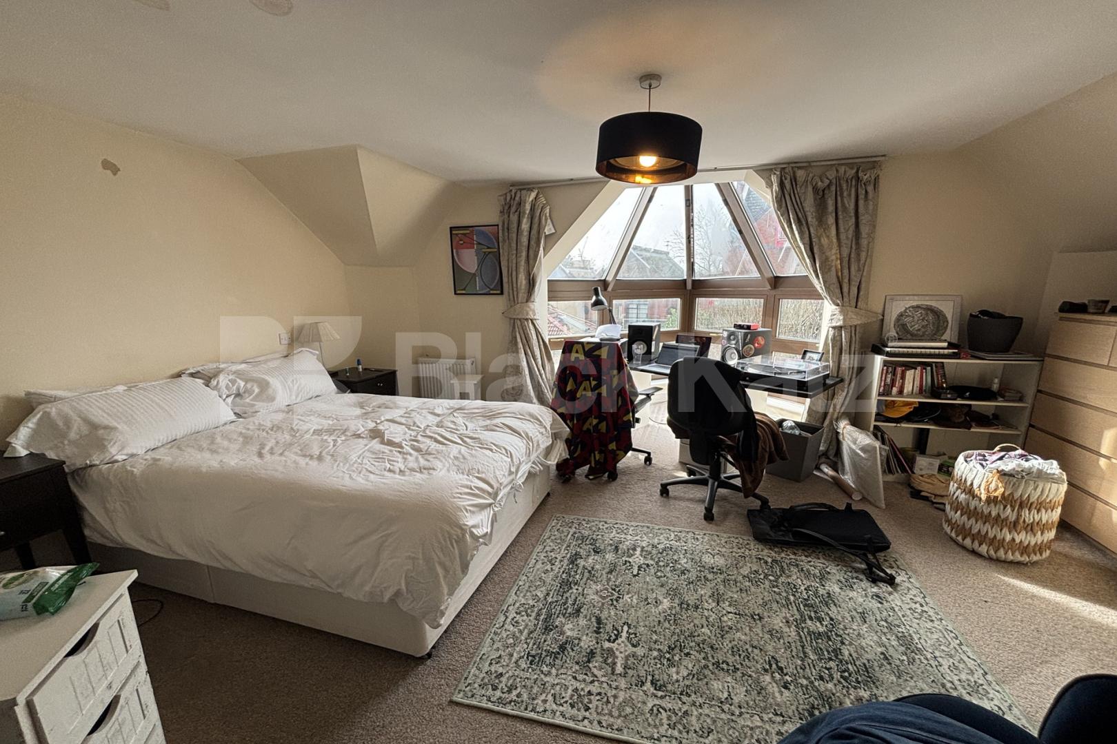 1420 Sq.Ft of living & entertaining space by the River Thames  Elephant lane , Bermondsey / Rotherhithe 
