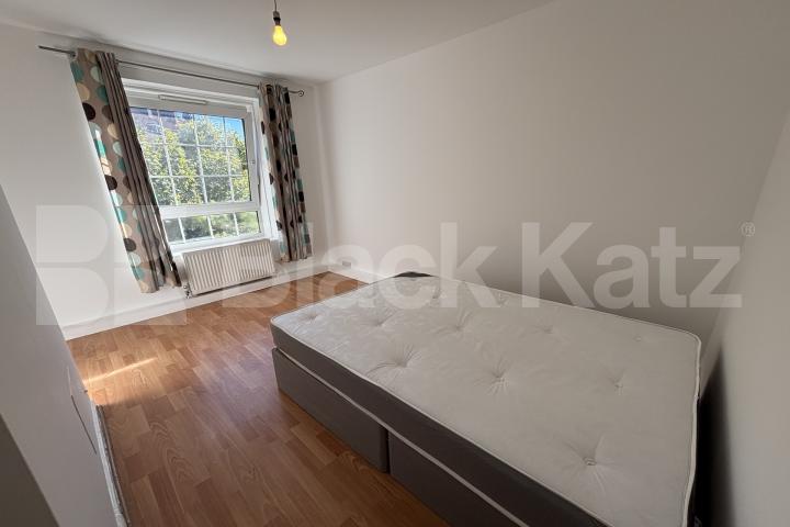 Newly refurbished bright & airy Mid-century development  Peckham Road , Camberwell/Peckham