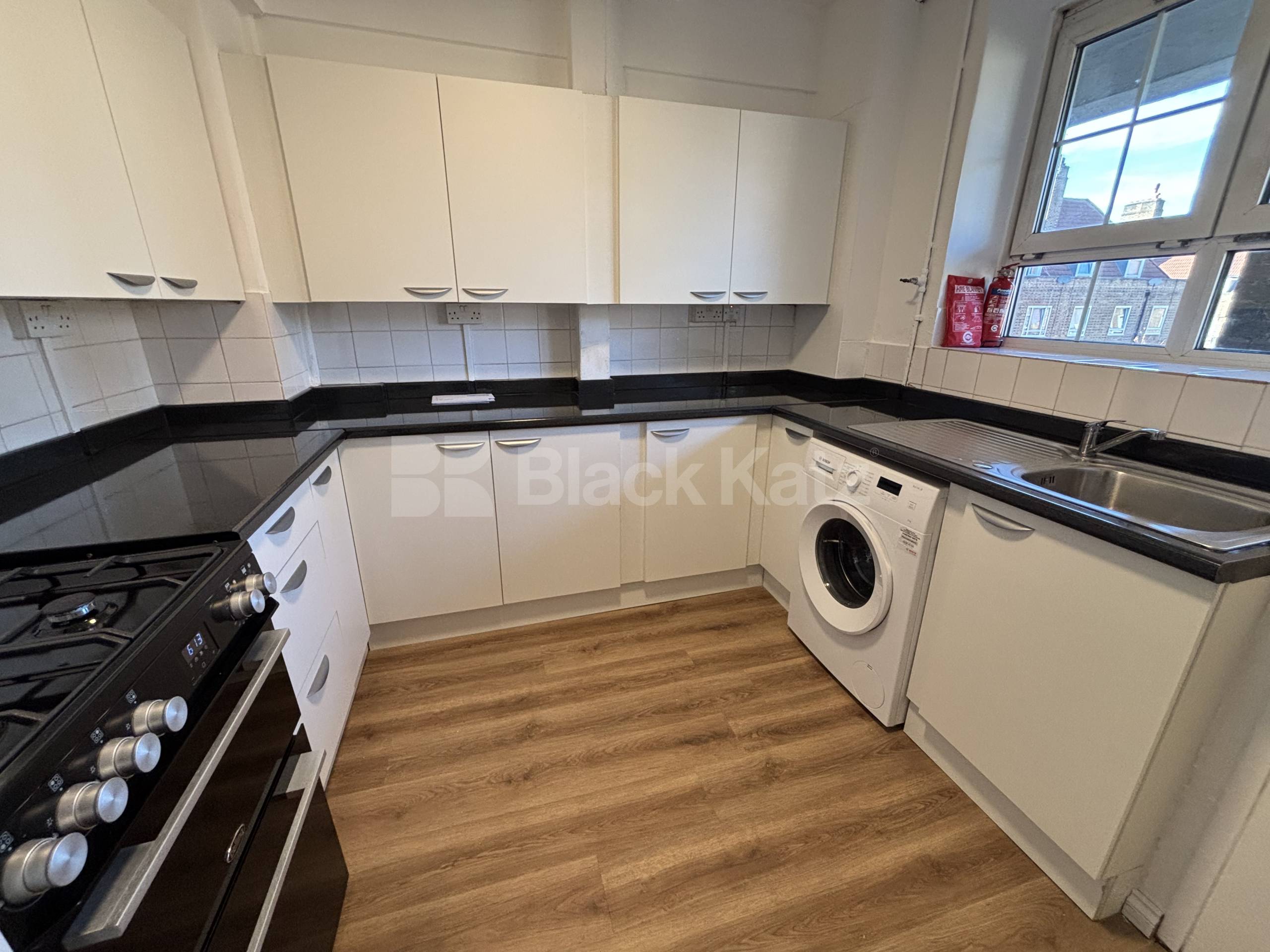 Newly refurbished bright & airy Mid-century development  Peckham Road , Camberwell/Peckham SE5