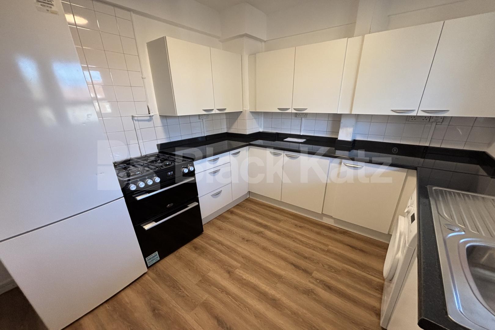 Newly refurbished bright & airy Mid-century development  Peckham Road , Camberwell/Peckham
