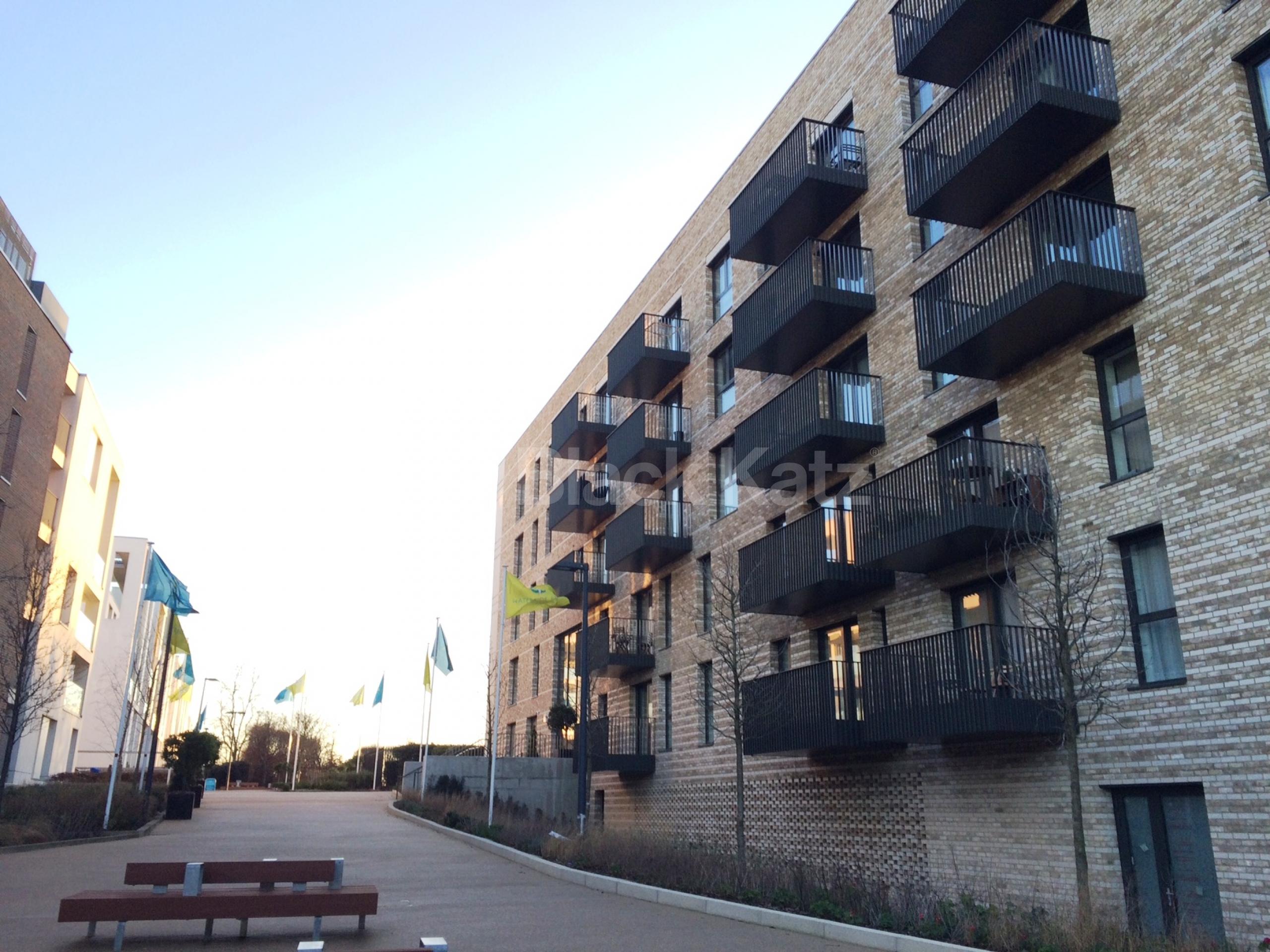 			NEW INSTRUCTION, 2 Bedroom, 1 bath, 1 reception Apartment			 King Fisher Heights, Bramwell Way, Royal Dock/ Pontoon Dock E16