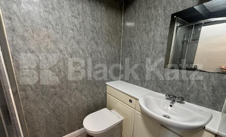 Newly refurbished apartment inclusive of gas, electric & water   Caton Mansions , Streatham Hill