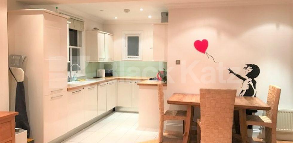 			STUNNING 2 BEDROOM MANSION BLOCK APARTMENT, 2 Bedroom, 1 bath, 1 reception Flat			 Cloudesley Mansions, Cloudesley Place , ANGEL-ISLINGTON-BARNSBURY