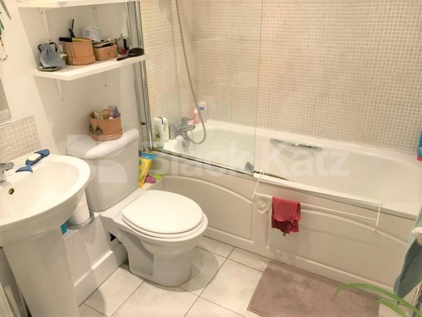 One bedroom apartment in Hoxton with Balcony  Hamond Square , Hoxton