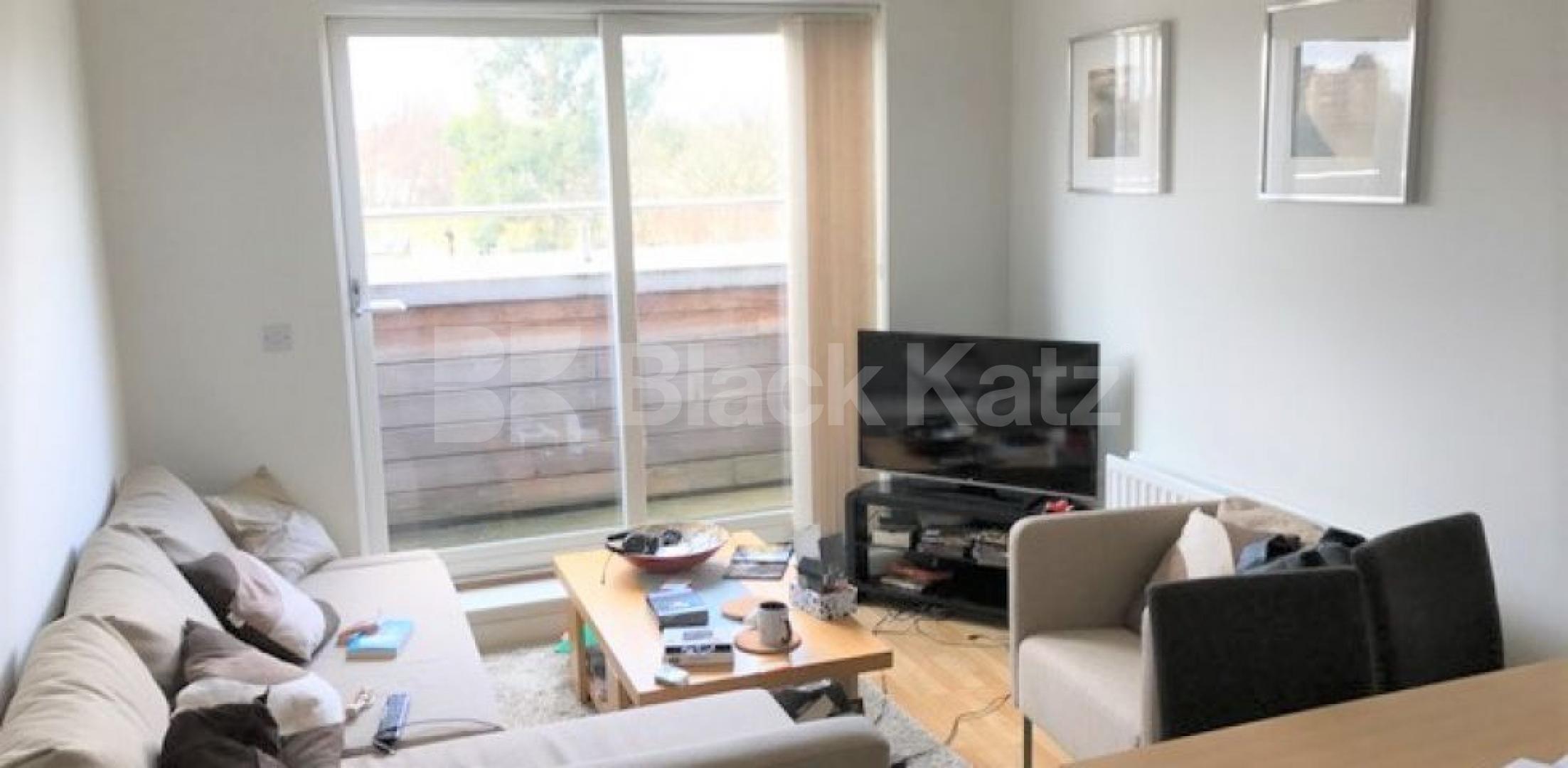 			STUNNING NEW BUILD APARTMENT ON ESSEX ROAD, 1 Bedroom, 1 bath, 1 reception Flat			 Essex Road, ISLINGTON-CANONBURY 