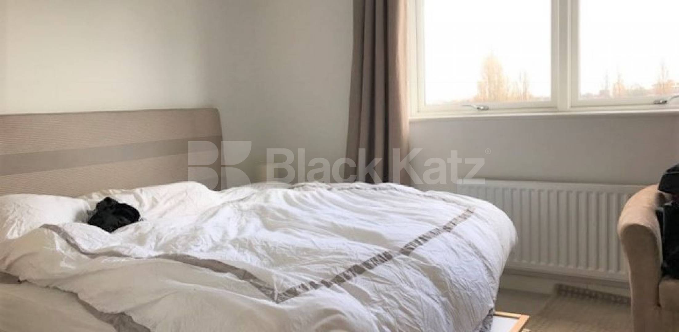 			STUNNING NEW BUILD APARTMENT ON ESSEX ROAD, 1 Bedroom, 1 bath, 1 reception Flat			 Essex Road, ISLINGTON-CANONBURY 