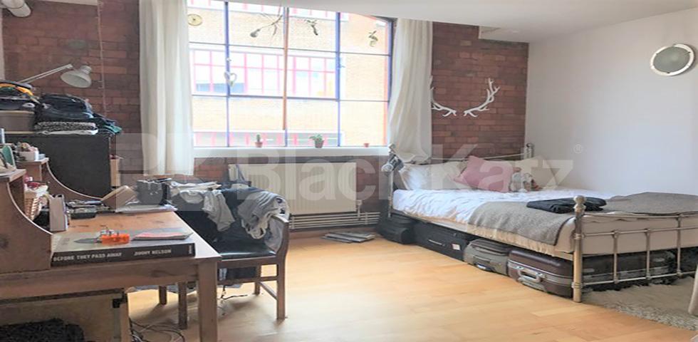 			WAREHOUSE CONVERSION, 2 Bedroom, 1 bath, 1 reception Flat			 Henshall Street N1, ISLINGTON-CANONBURY 