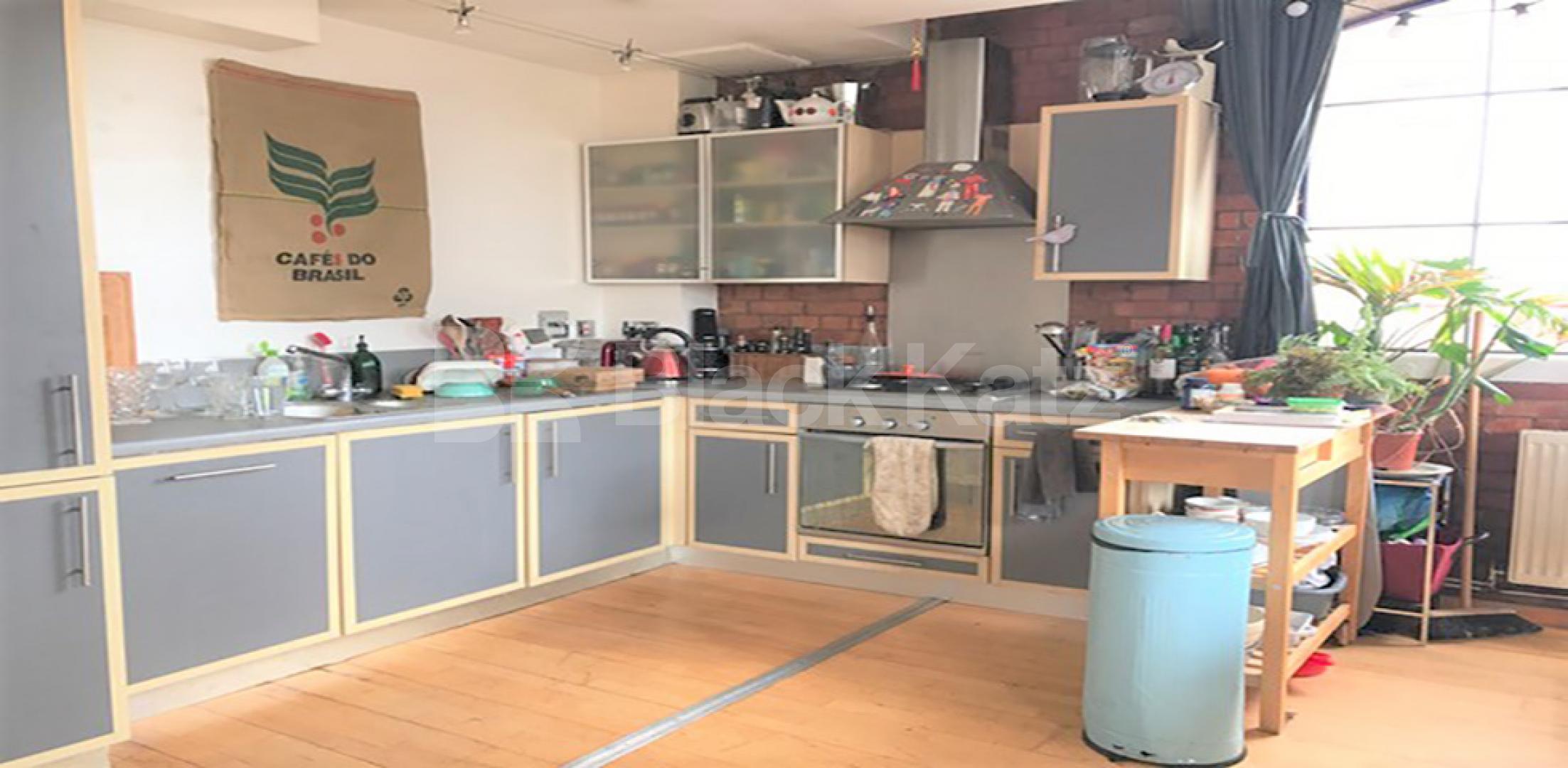 			WAREHOUSE CONVERSION, 2 Bedroom, 1 bath, 1 reception Flat			 Henshall Street N1, ISLINGTON-CANONBURY 
