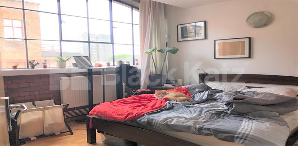 			WAREHOUSE CONVERSION, 2 Bedroom, 1 bath, 1 reception Flat			 Henshall Street N1, ISLINGTON-CANONBURY 