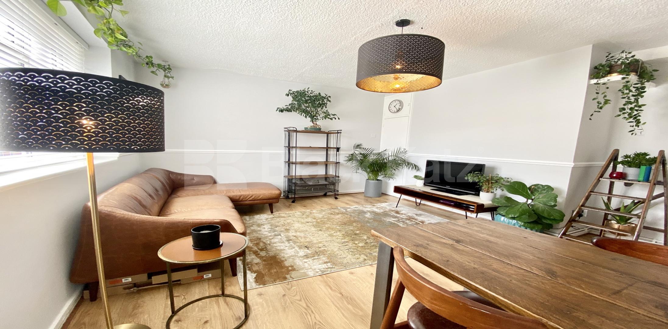 			LET , 2 Bedroom, 1 bath, 1 reception Apartment			 Enid Street, Bermondsey