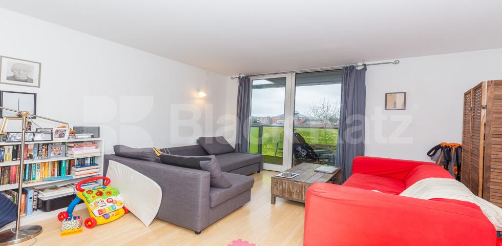 			Stunning private development, 1 Bedroom, 1 bath, 1 reception Flat			 New River Village, Hornsey