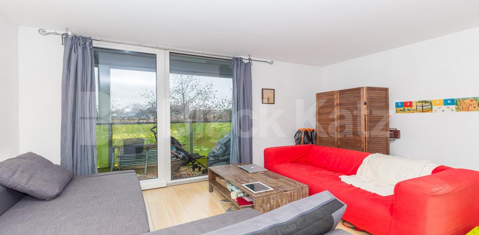 			Stunning private development, 1 Bedroom, 1 bath, 1 reception Flat			 New River Village, Hornsey