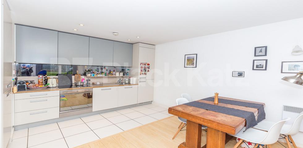 			Stunning private development, 1 Bedroom, 1 bath, 1 reception Flat			 New River Village, Hornsey
