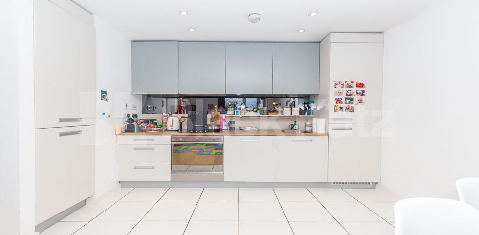 			Stunning private development, 1 Bedroom, 1 bath, 1 reception Flat			 New River Village, Hornsey