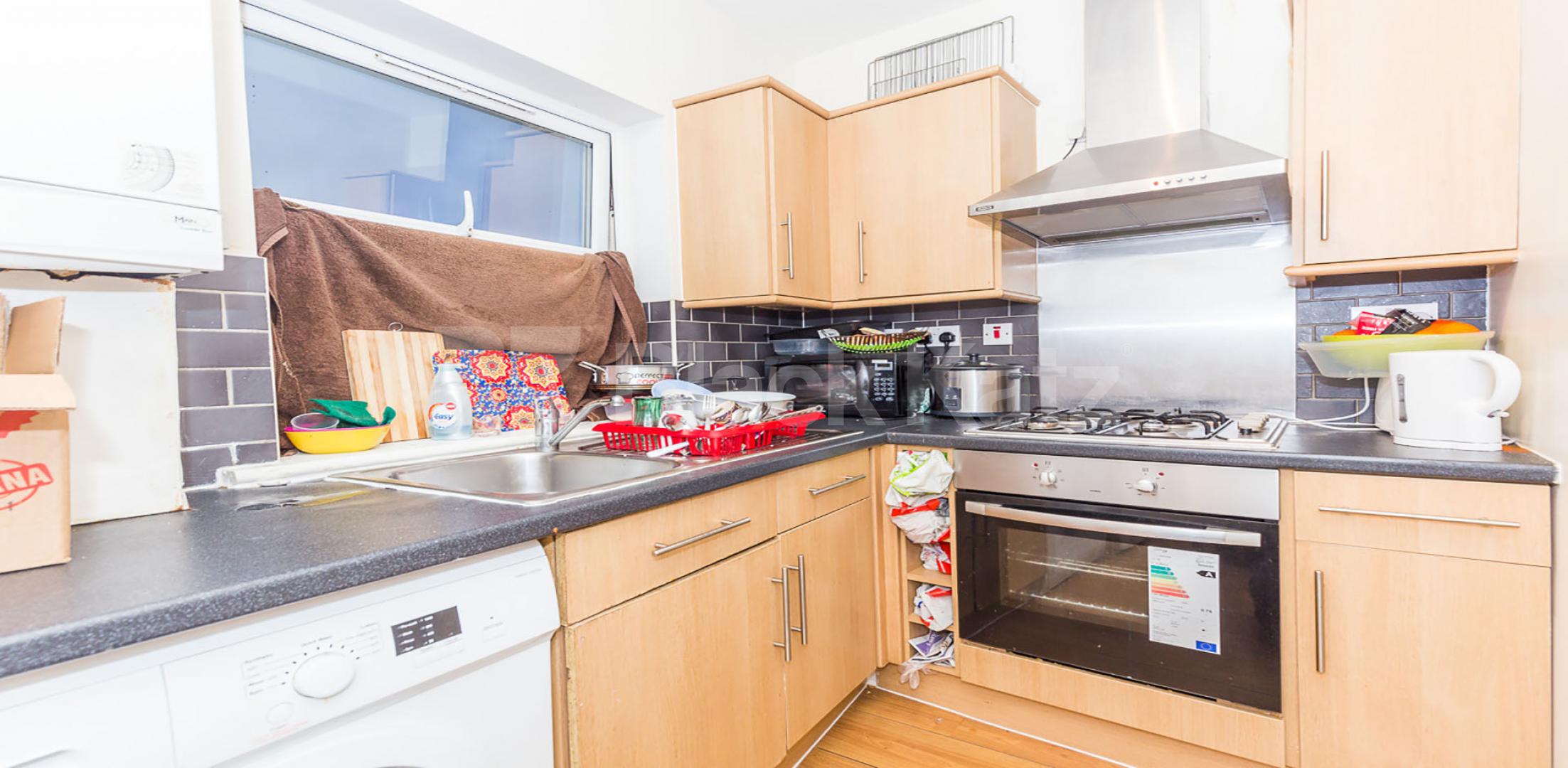 			Includes All Bills , Studio Apartment, 1 bath, 1 reception Studio			 Park Road, CROUCH END