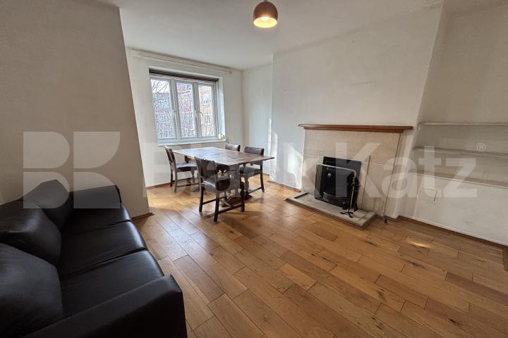 Generous apartment in Tabard Gardens over looking The Shard  Newcomen Street, London Bridge