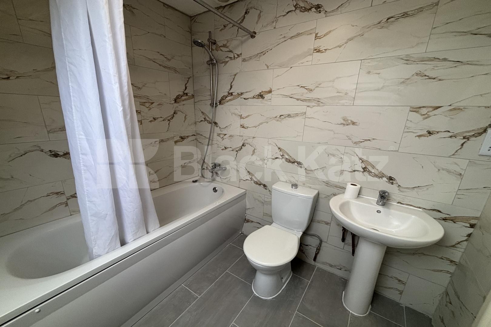 Duplex apartment flooded with natural light and very good storage Cadet Drive , Bermondsey