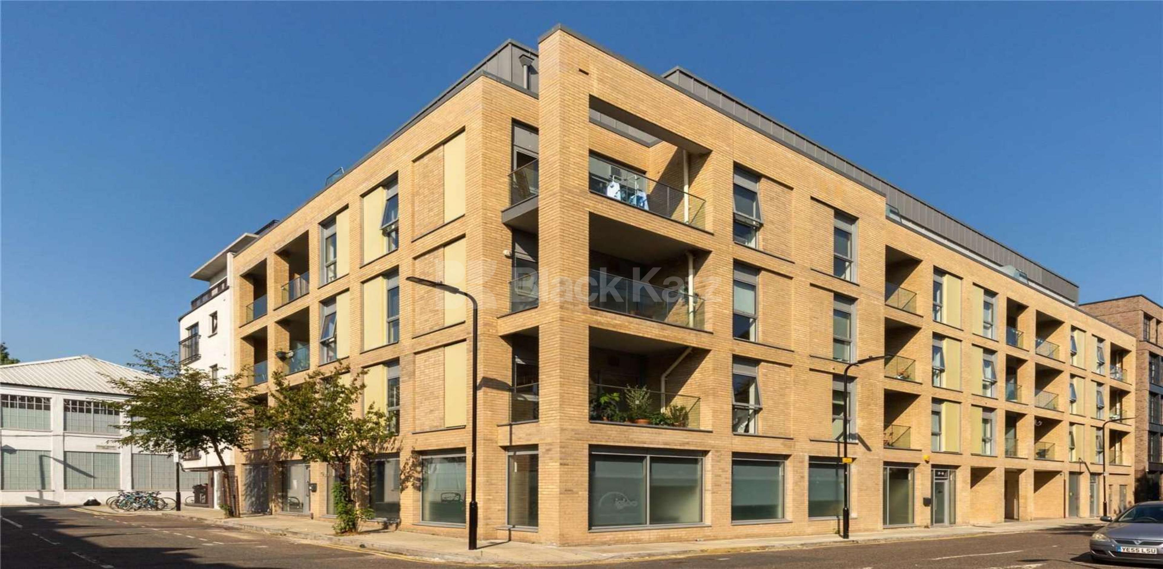 			3 Bedroom, 2 bath, 1 reception Apartment			 Parr Street, SHOREDITCH PARK N1