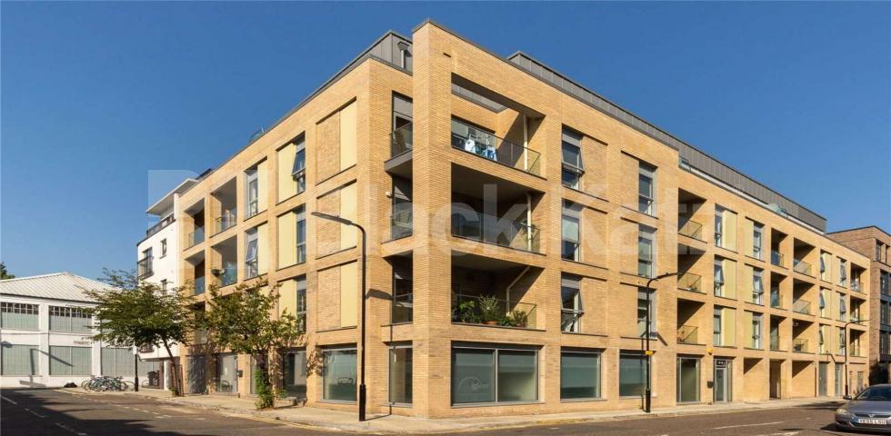 			3 Bedroom, 2 bath, 1 reception Apartment			 Parr Street, SHOREDITCH PARK