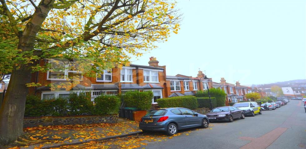 			2 Bedroom, 1 bath, 1 reception Apartment			 ALEXANDRA GARDENS, Muswell Hill
