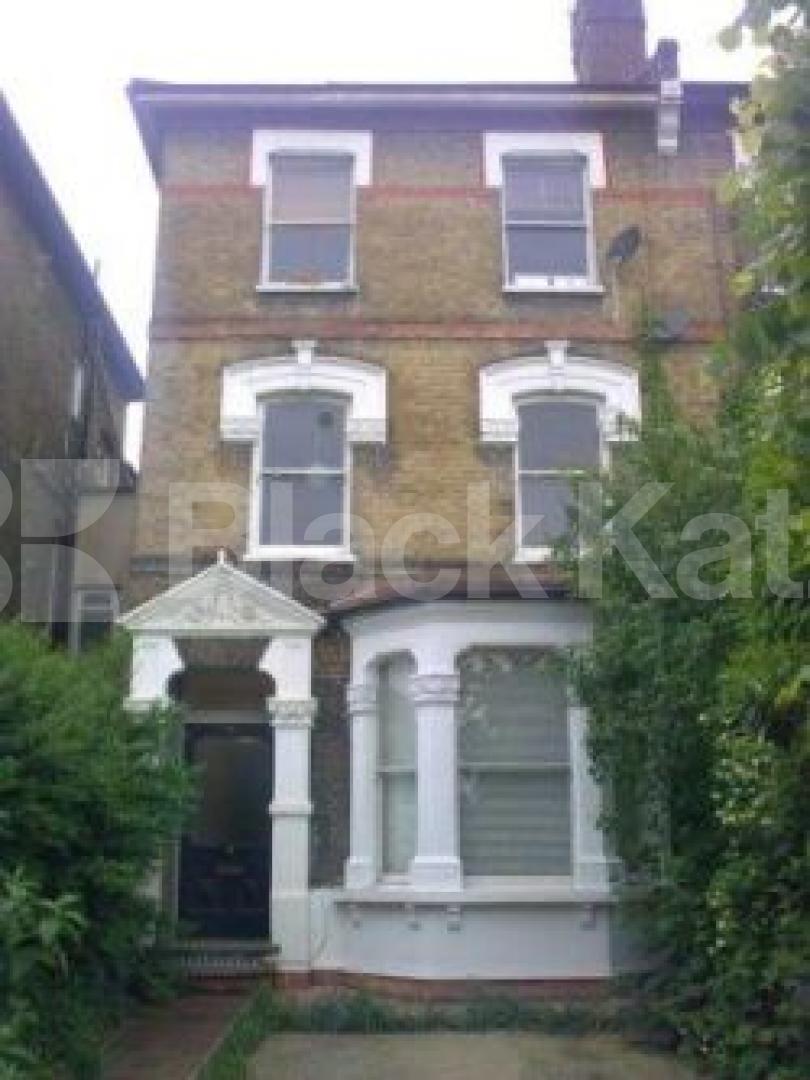 			LET!, 2 Bedroom, 1 bath, 1 reception Flat			 Middle Lane, CROUCH END N8