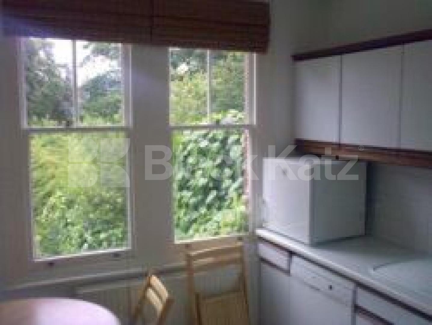 			NEWLY INSTRUCTED, AVAILABLE NOW!, 2 Bedroom, 1 bath, 1 reception Flat			 Talbot Road, HIGHGATE N6