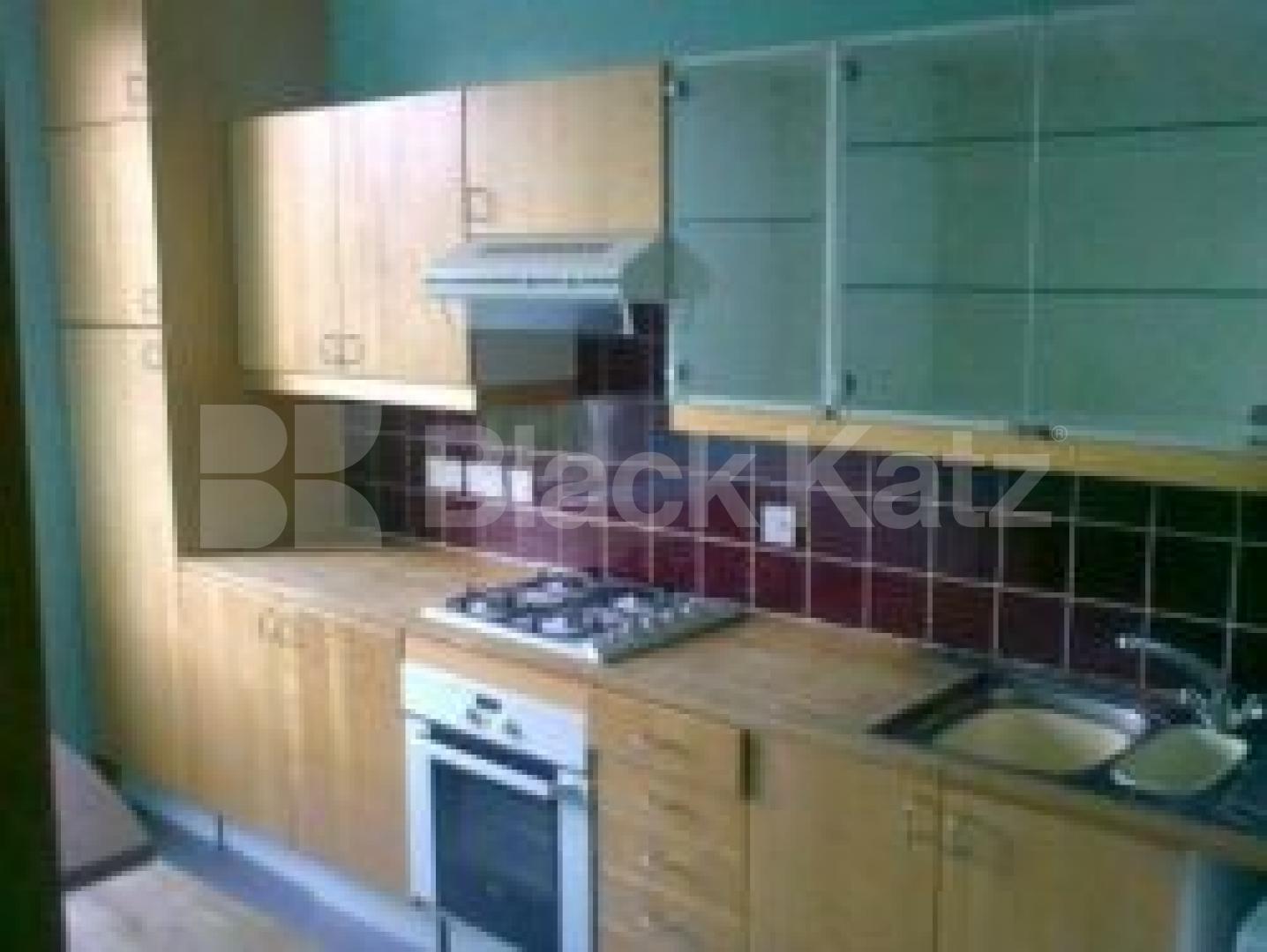 			LET!, 2 Bedroom, 1 bath, 1 reception Flat			 Middle Lane, CROUCH END N8