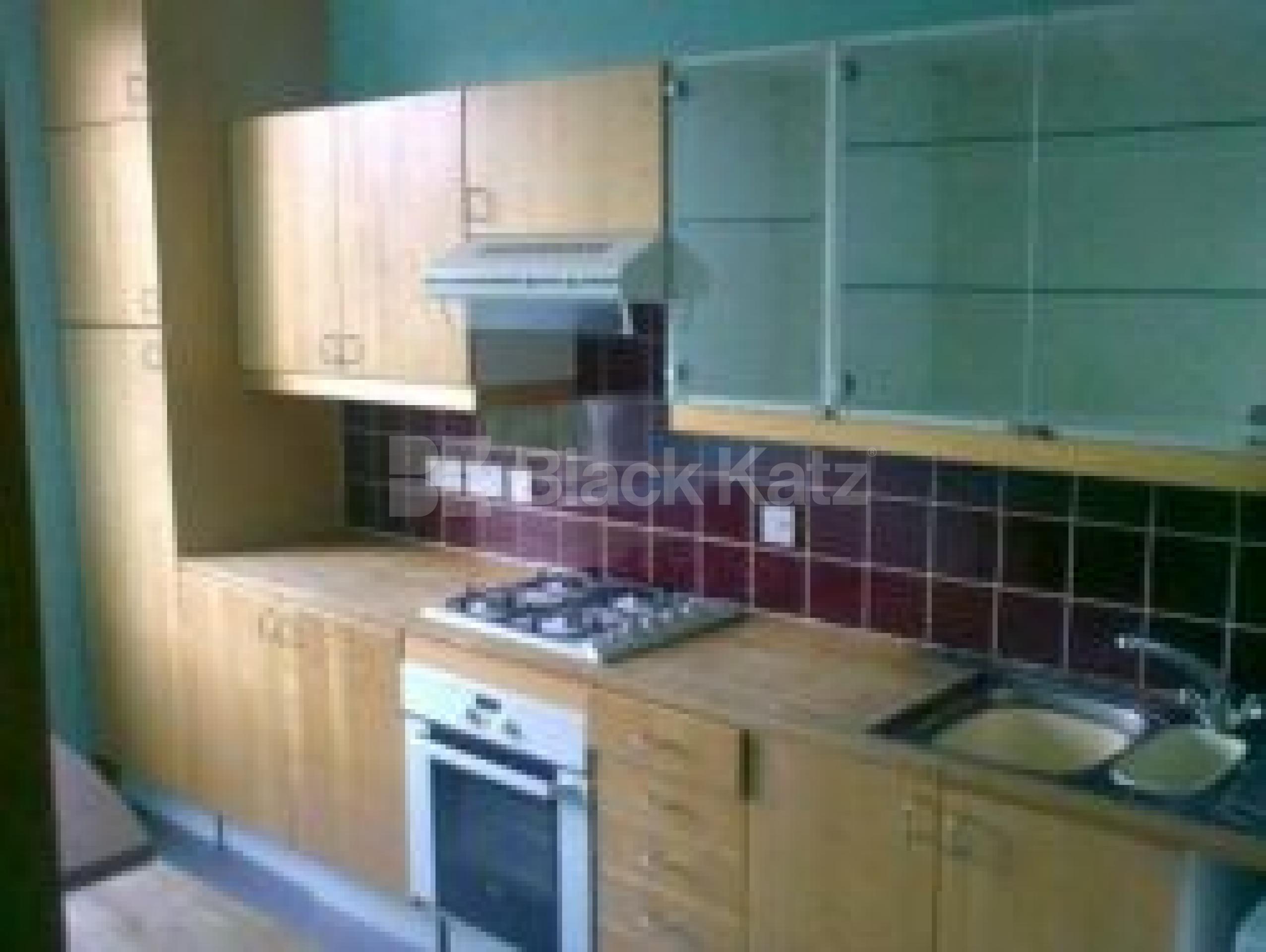 			LET!, 2 Bedroom, 1 bath, 1 reception Flat			 Middle Lane, CROUCH END N8 N8