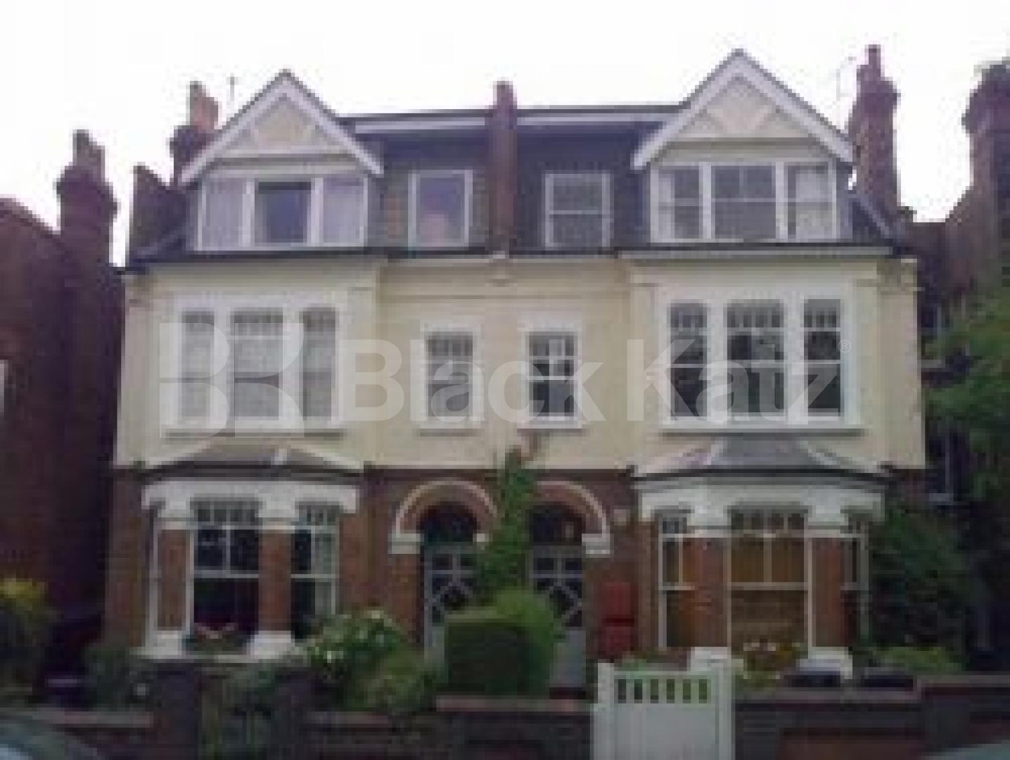 			NEWLY INSTRUCTED, AVAILABLE NOW!, 2 Bedroom, 1 bath, 1 reception Flat			 Talbot Road, HIGHGATE N6